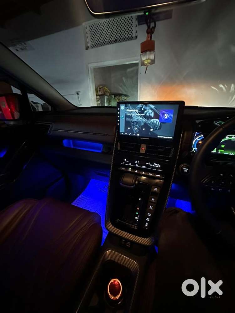 Nri Car Less Driven Only 14000 Km Only One Service In Company