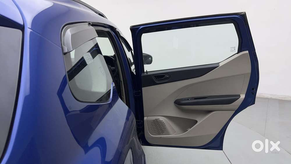 Renault Triber Rxt, 2023, Petrol