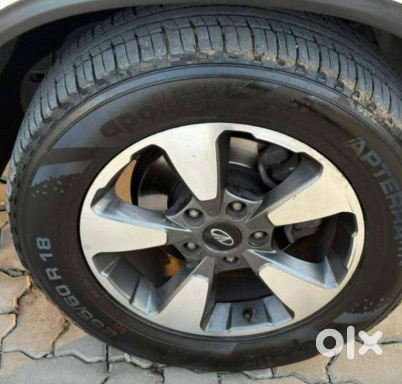 Mahindra Alturas G4 4wd At, 2018, Diesel