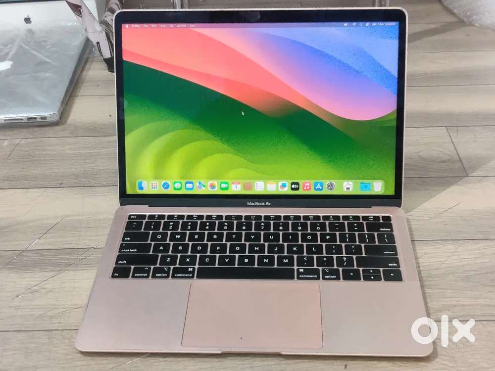 Apple Macbook pro 2020 M1 256GB SSD 8GB Ram GADGETZONE