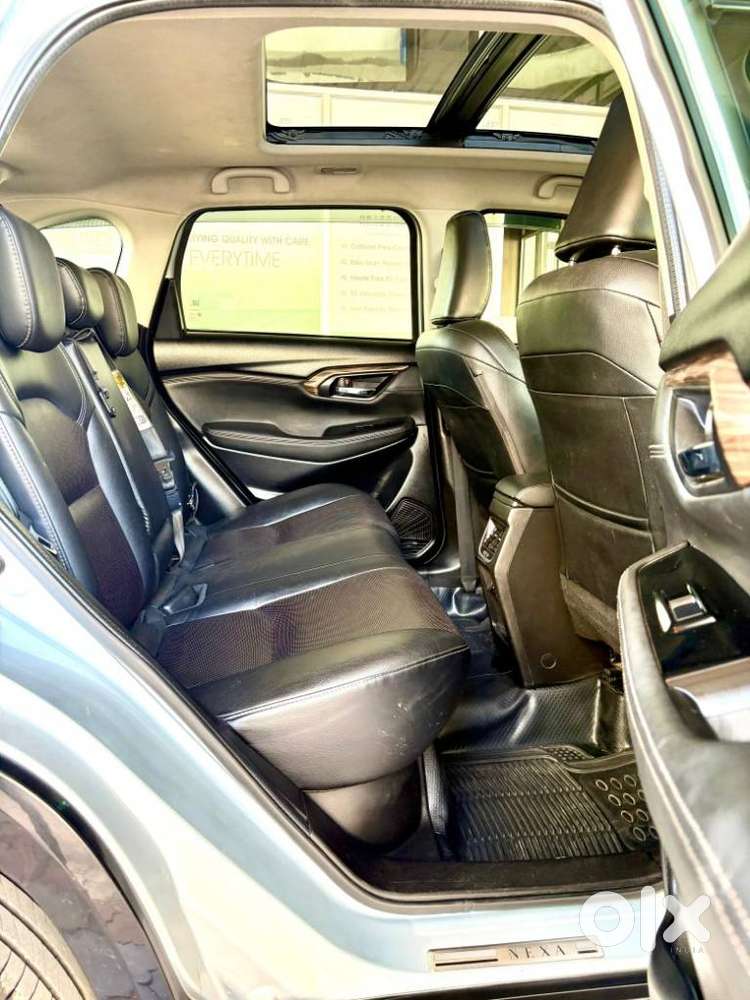 Maruti Suzuki Grand Vitara 1.5 Alpha Plus Dual Tone Intelligent Hybr..