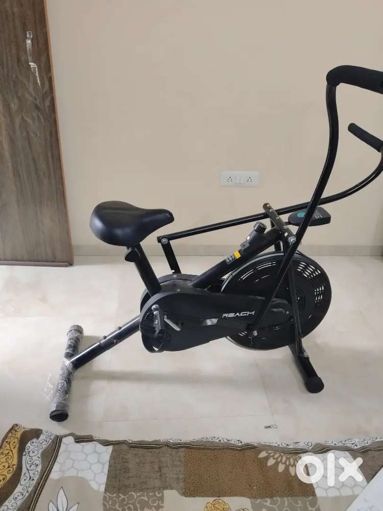 Reach AB 110 upright Air bike Gym cycle