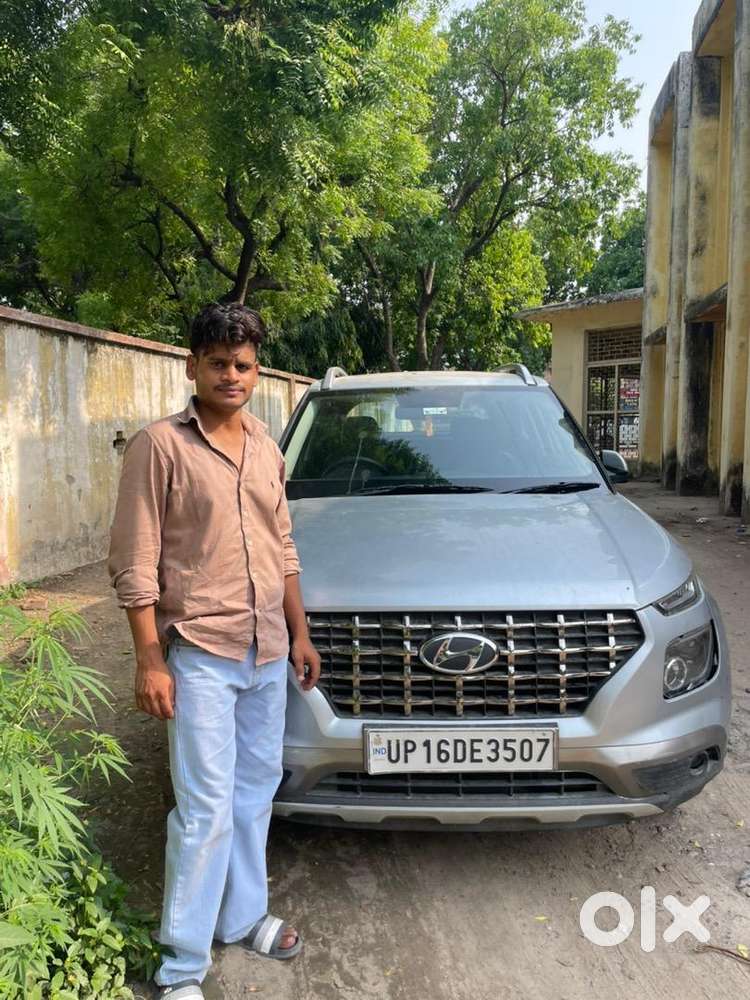 Hyundai Venue 2022 Petrol Well Maintained With Sunroof