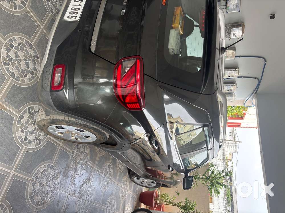 Hyundai Venue 1.2 S July 2021