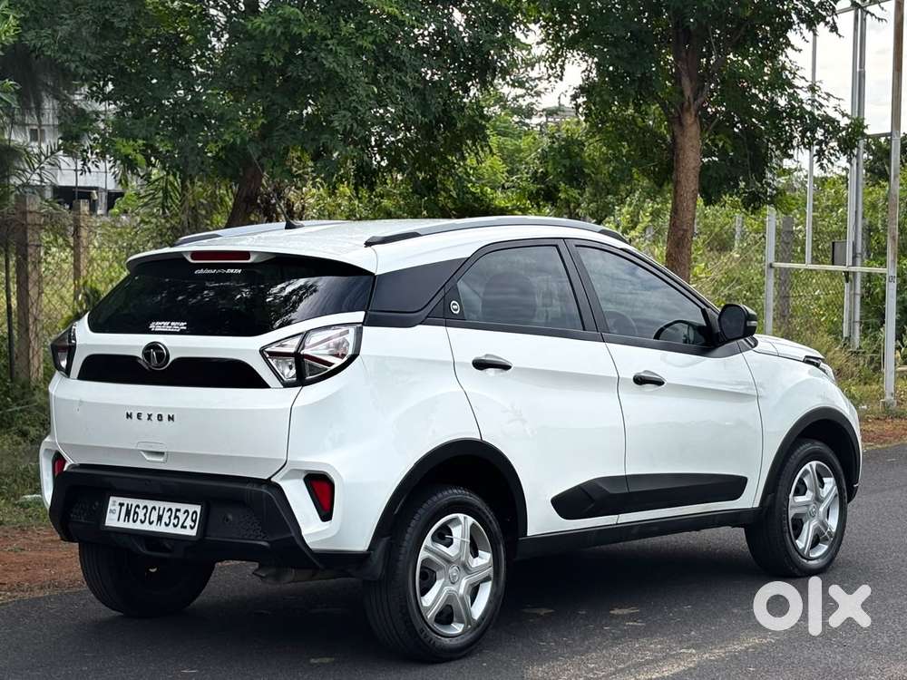 Tata Nexon, 2023, Petrol