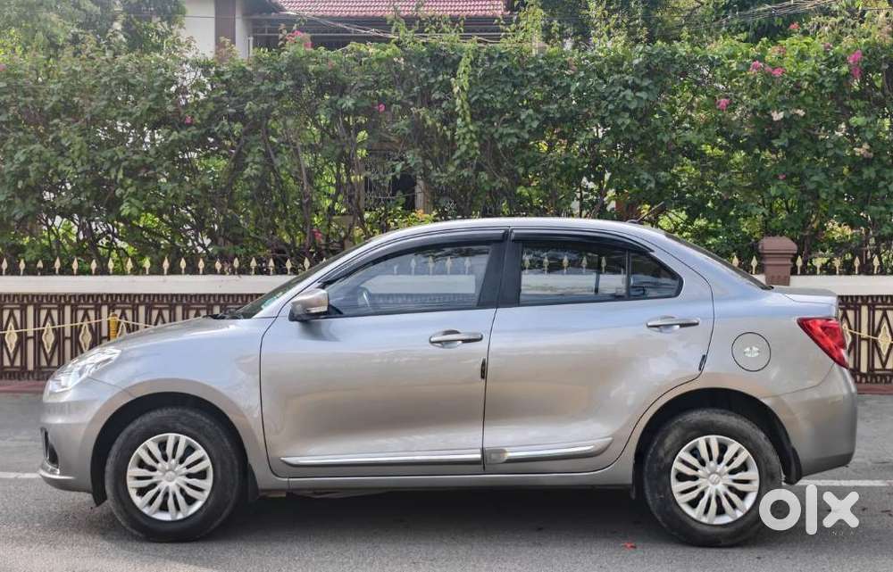 Maruti Suzuki Swift Dzire Vxi(o) Amt, 2022, Petrol
