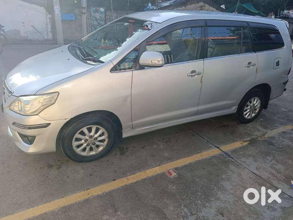Toyota Innova Diesel 7 Str 2013