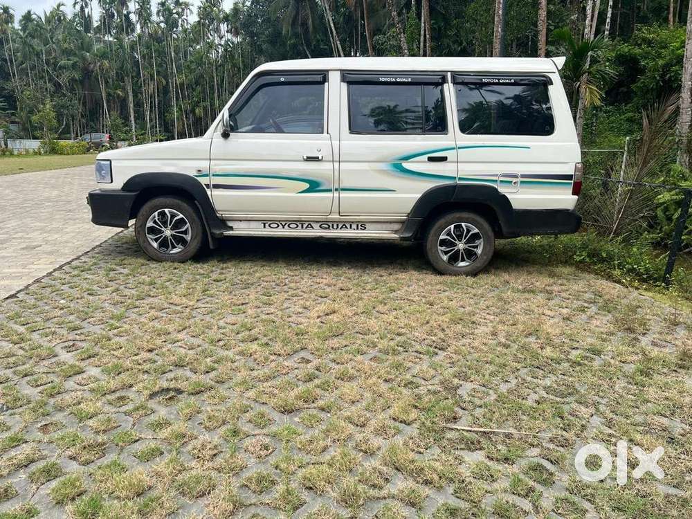 Toyota Qualis 2004 Diesel Well Maintained