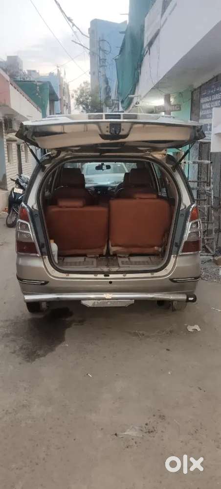 Innova 2.5g 7 Str Power Steering