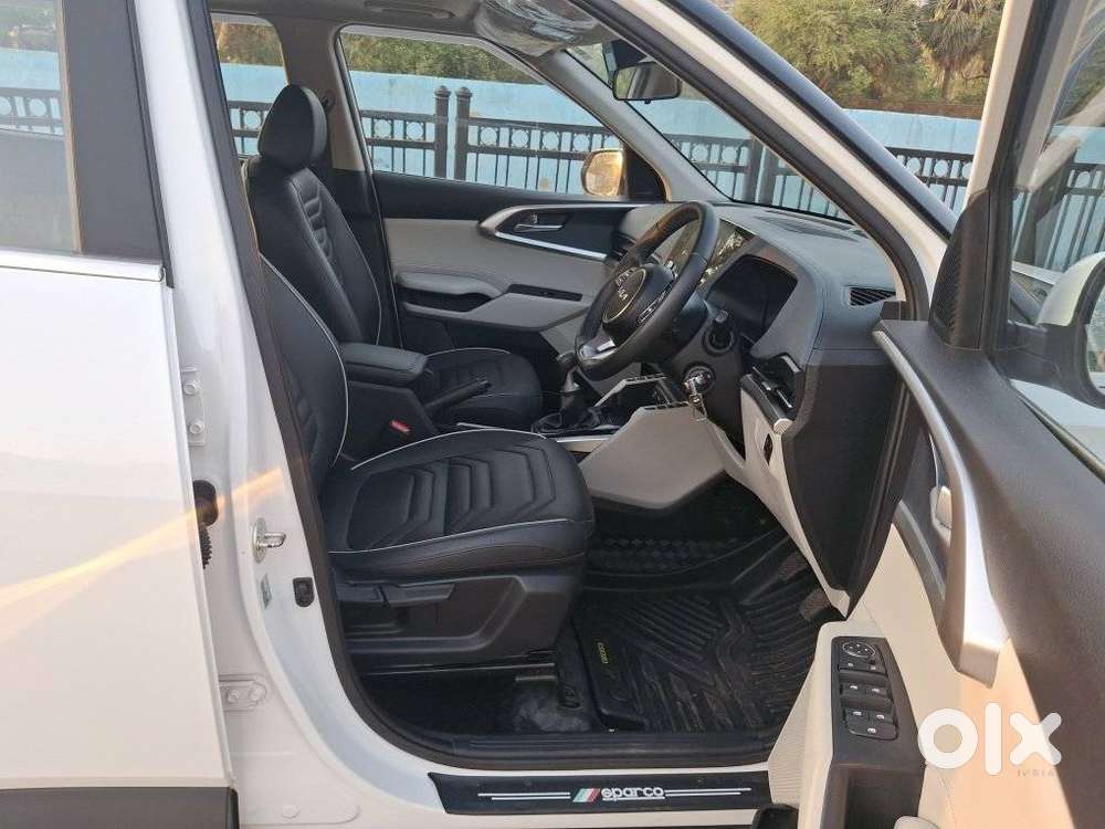 Kia Carens G1.5 6mt Gravity, 2024, Petrol