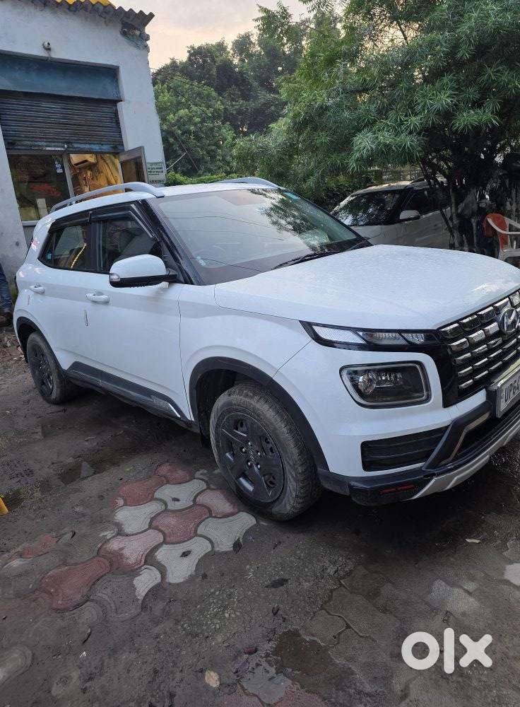 Hyundai Venue 1.2 S (o), 2024, Petrol