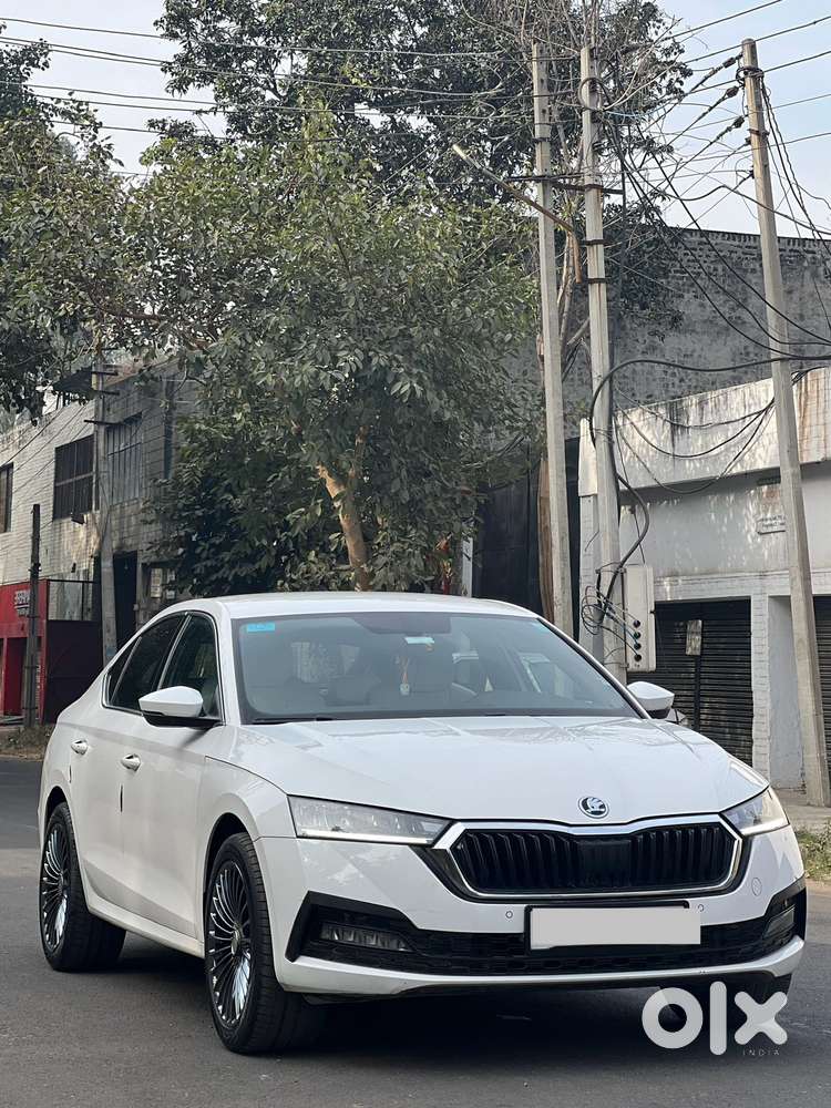 Skoda Octavia 2.0 Style Tsi At, 2022, Petrol
