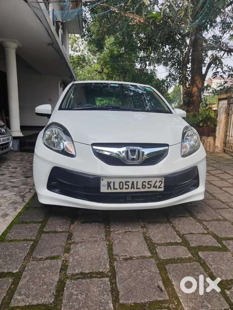 Honda Brio 2015 Petrol Well Maintained
