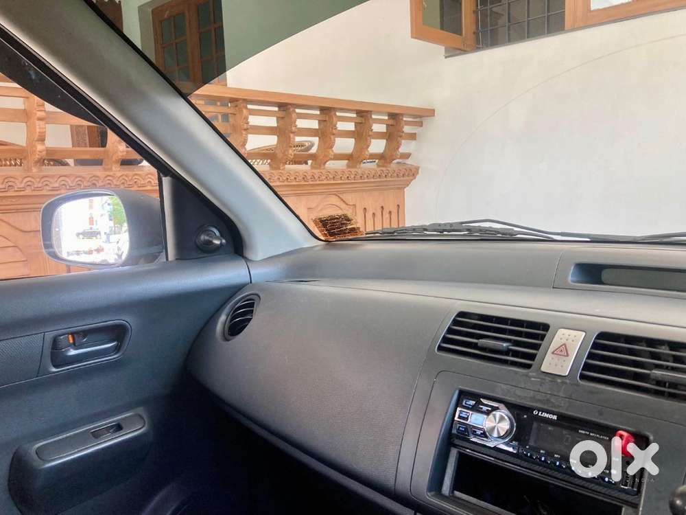 Suzuki Swift Car  For Sale . In Good Working Condition