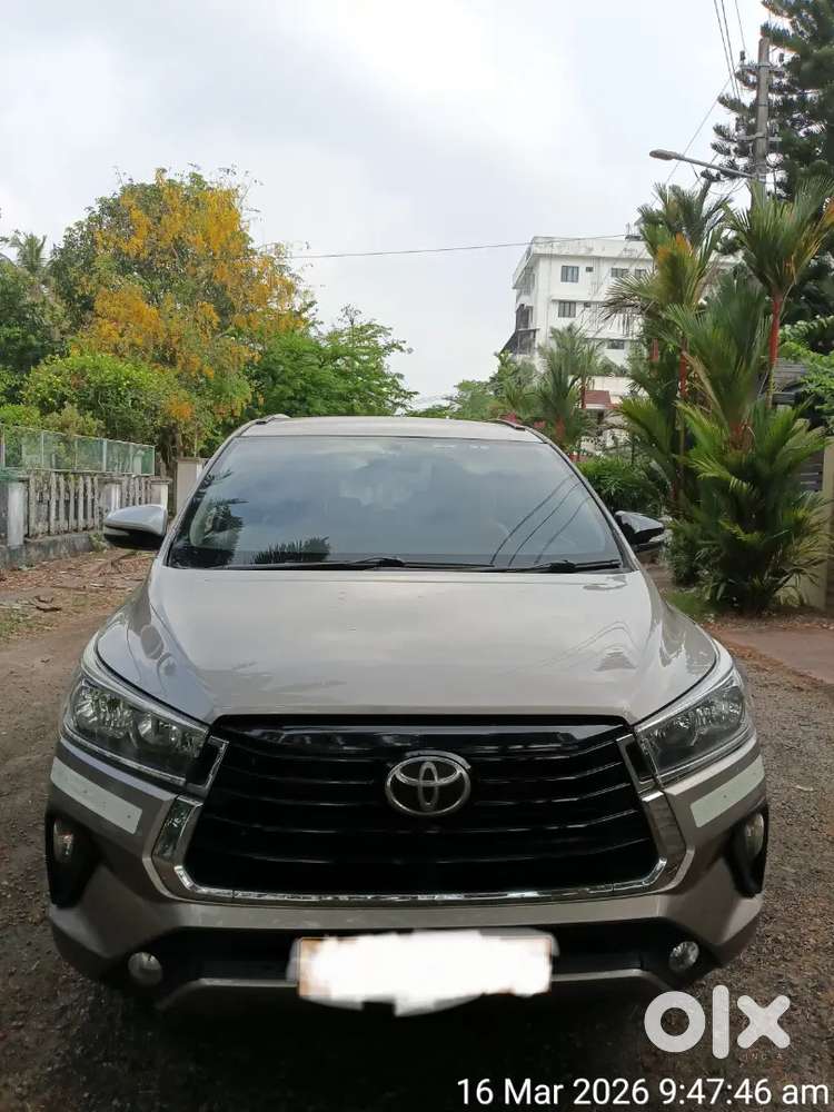 Toyota Innova Crysta 2016