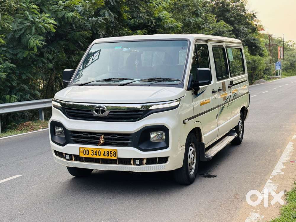 Tata Winger Deluxe - Flat Roof (ac), 2022, Diesel