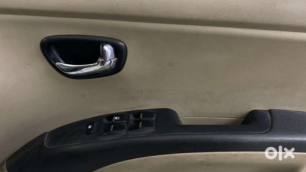 Hyundai I10 Sportz 1.1l, 2016, Cng & Hybrids