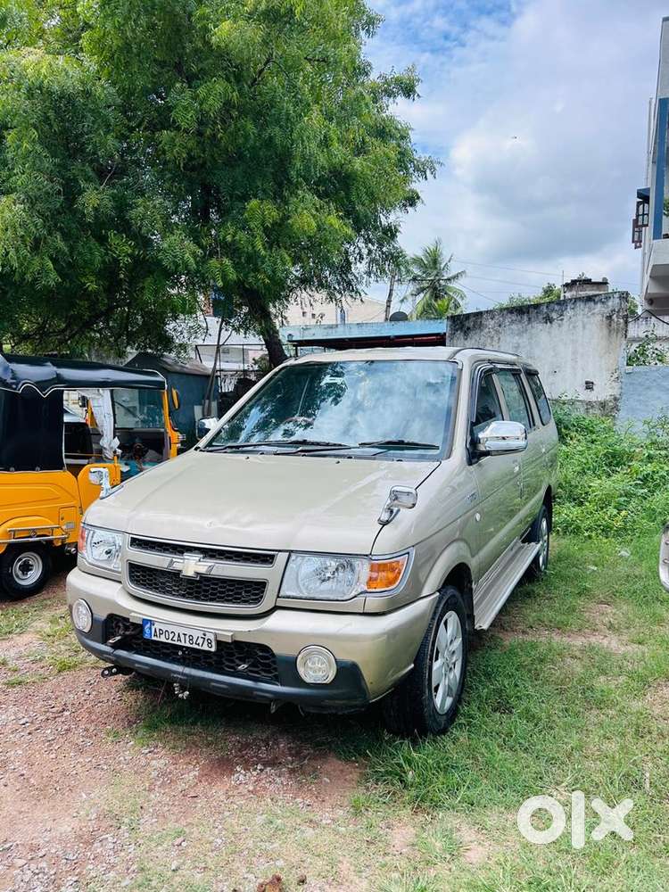 Chevrolet Tavera 2013 Diesel Well Maintained