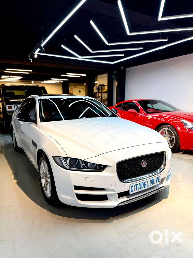 Jaguar Xe Portfolio, 2018, Petrol