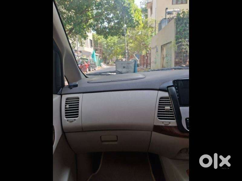 Toyota Innova 2.5 Vx (diesel) 8 Seater Bs Iv, 2012, Diesel