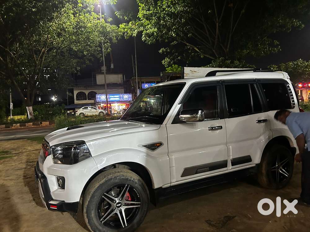 Mahindra Scorpio Classic Diesel 2015