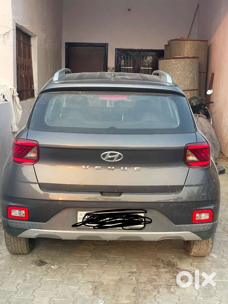 Hyundai Venue 2021 Petrol 1st Owner
