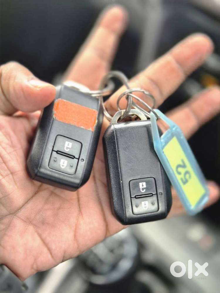 Maruti Suzuki Brezza 1.5 Zxi Plus Smart Hybrid Dual Tone, 2023, Petr..