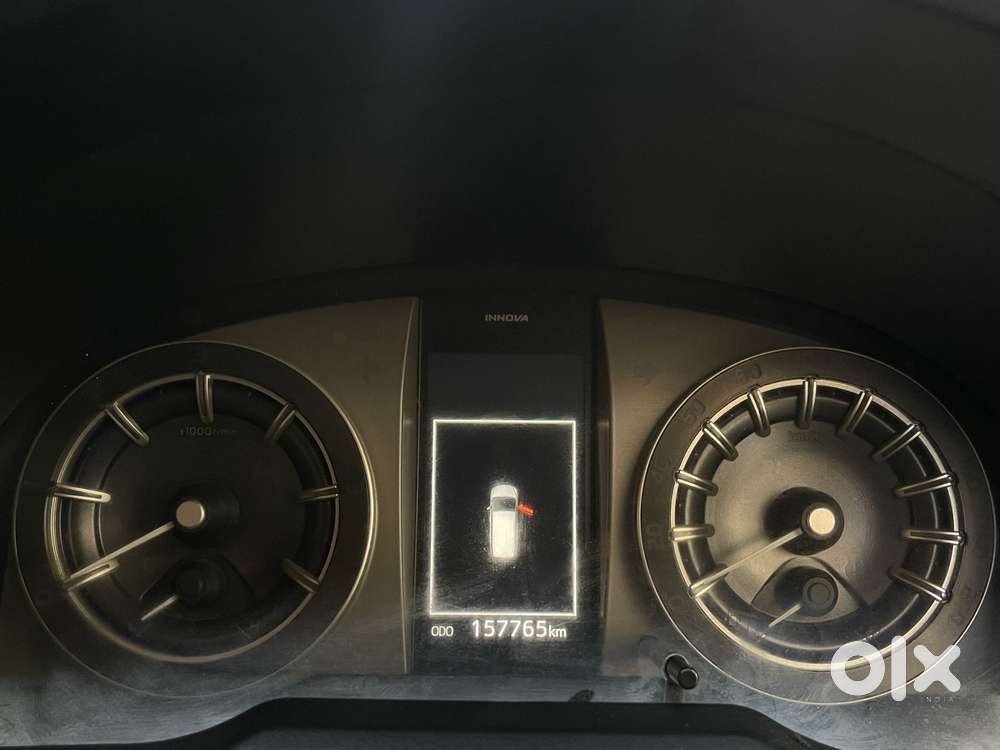 Toyota Innova Crysta 2.8 Zx At 7 Seater, 2016, Diesel