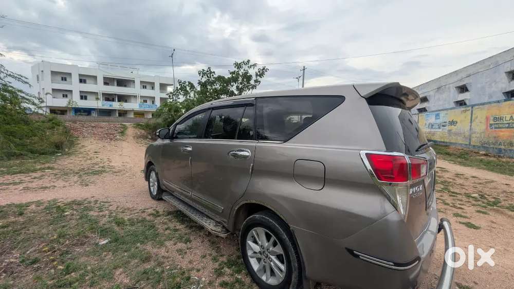 Toyota Innova Crysta G 7 2017