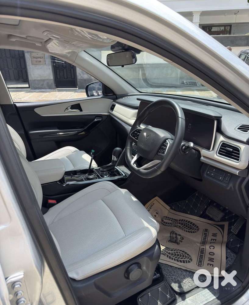 Mahindra Xuv700 2.2 Ax 7 Diesel At Luxury Pack Str Awd, 2023, Diesel