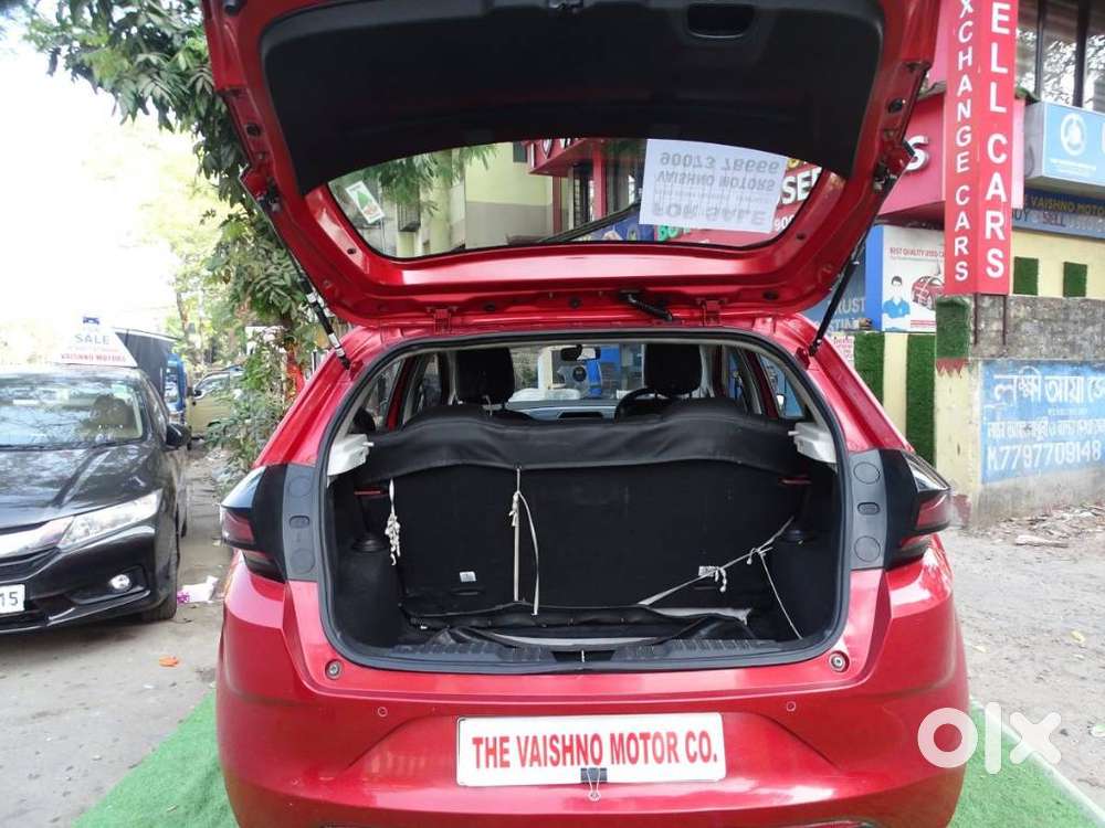 Tata Altroz 1.2 Xe, 2022, Petrol