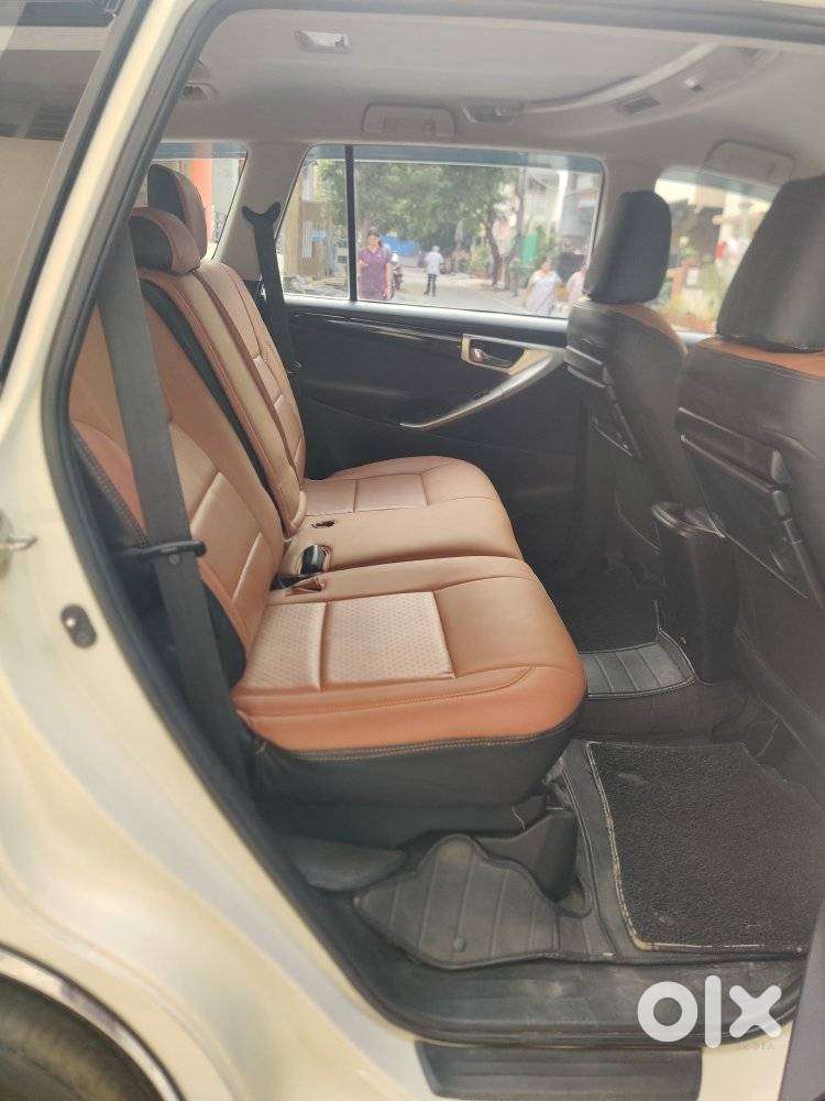 Toyota Innova Crysta 2.4 V 8 Str, 2016, Diesel