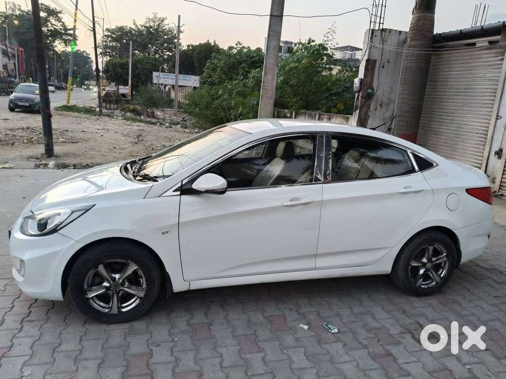 Hyundai Verna 1.6 Vtvt, 2013, Petrol