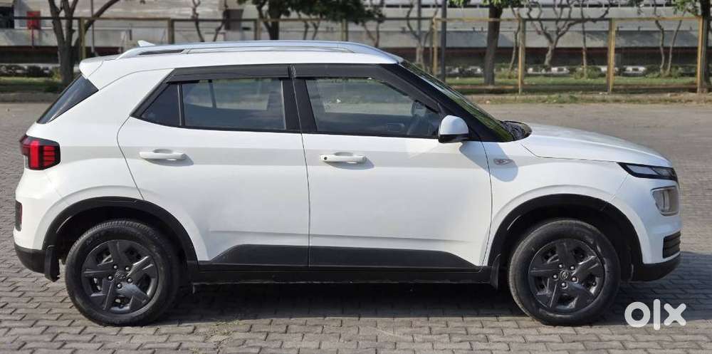 Hyundai Venue S 1.2 Petrol, 2023, Petrol