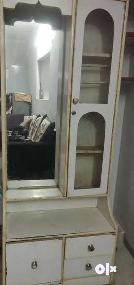 Dressing Table Used Furniture for sale in Gurgaon OLX