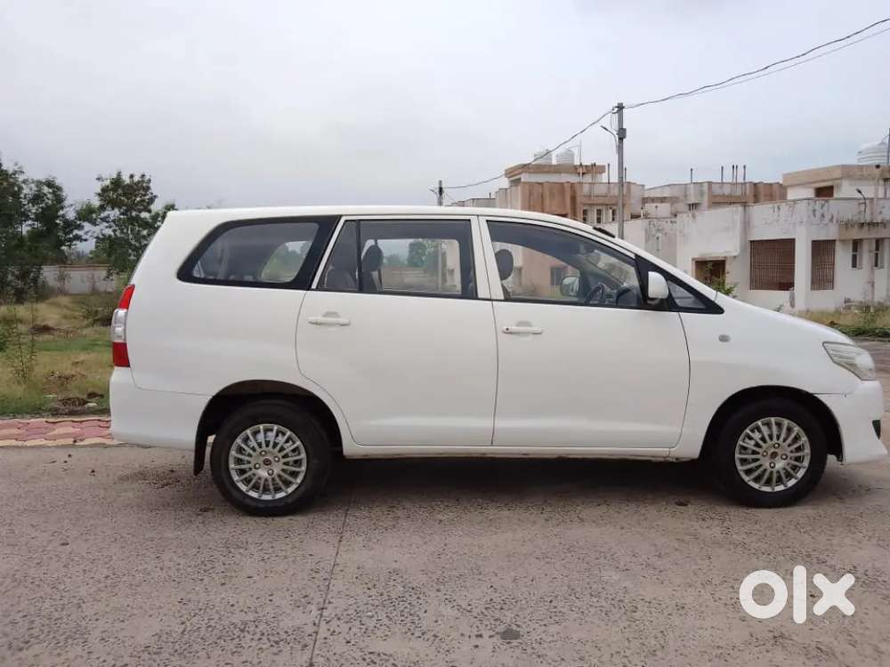 Toyota Innova 2016 Diesel 120000 Km Driven