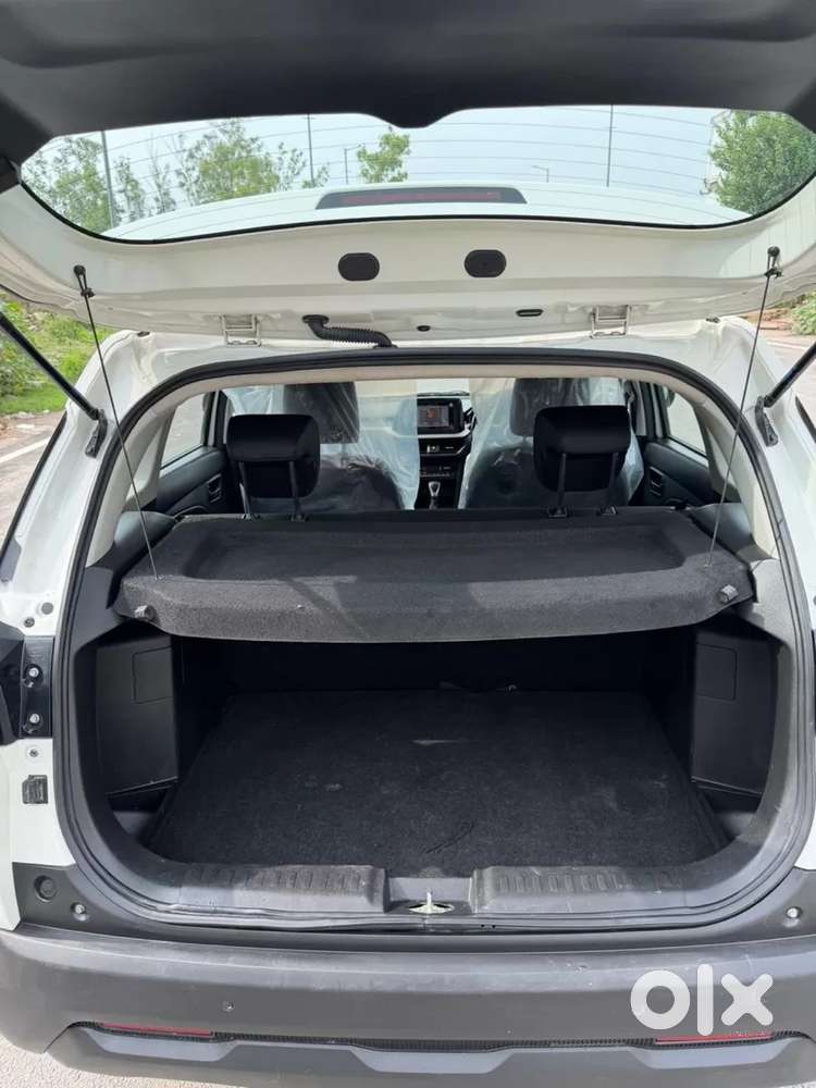 Maruti Suzuki Brezza Vxi At, 2024, Petrol