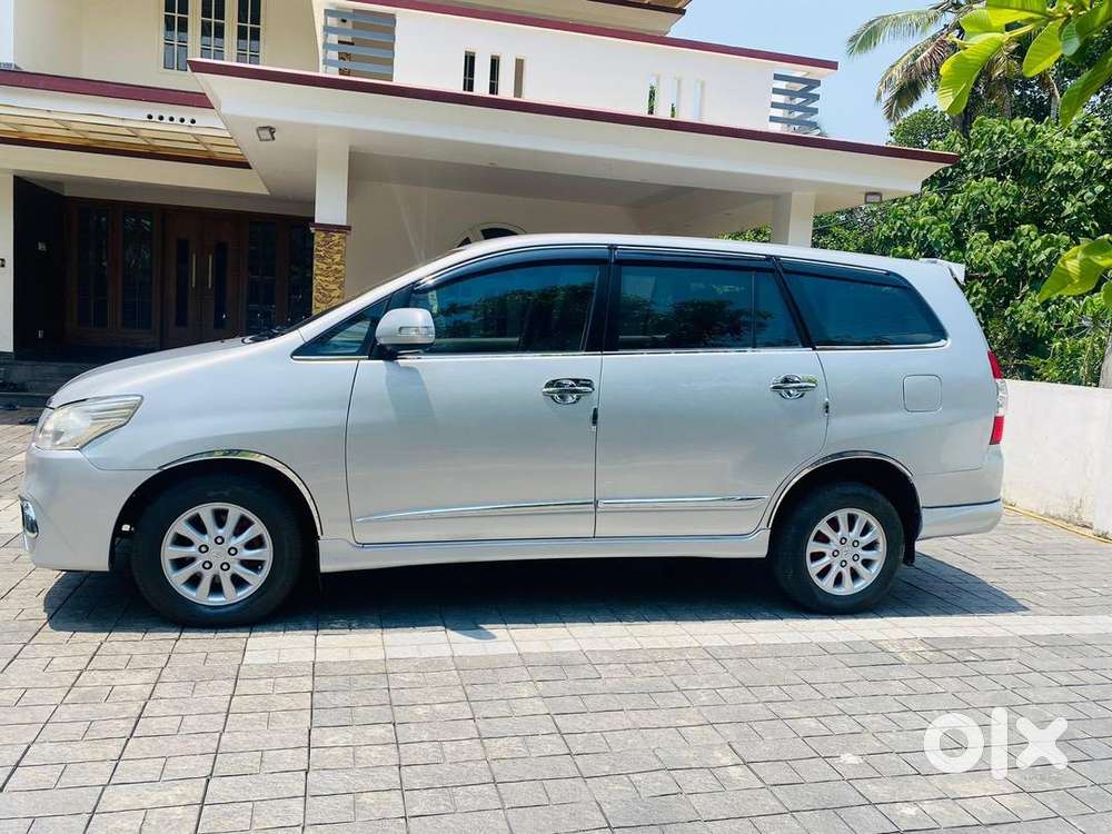 Toyota Innova 2014 Diesel 120000 Km Driven