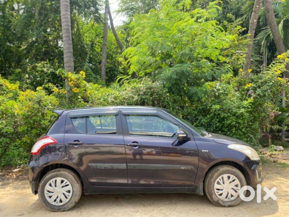 Maruti Suzuki Swift Vxi 1.2 Abs Bs-iv, 2016, Petrol