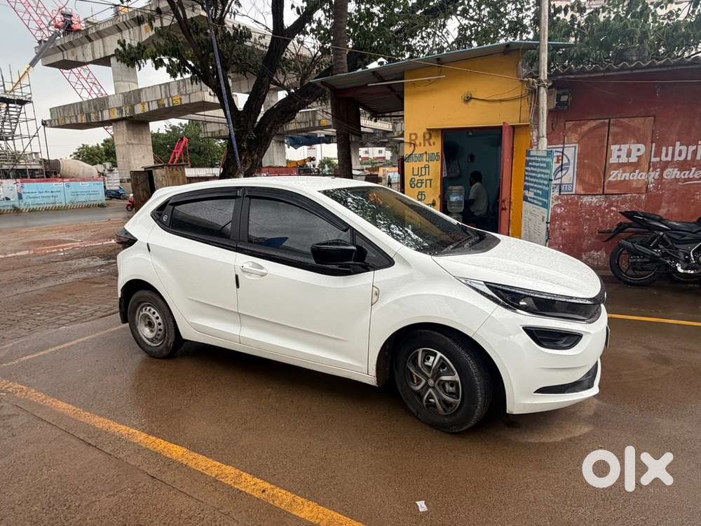 Tata Altroz Petrol 2023