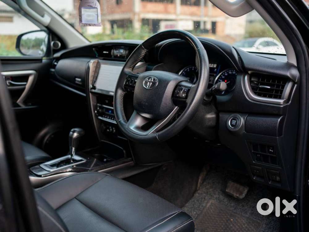 Toyota Fortuner 4x2 At 2.7 Petrol, 2022, Petrol