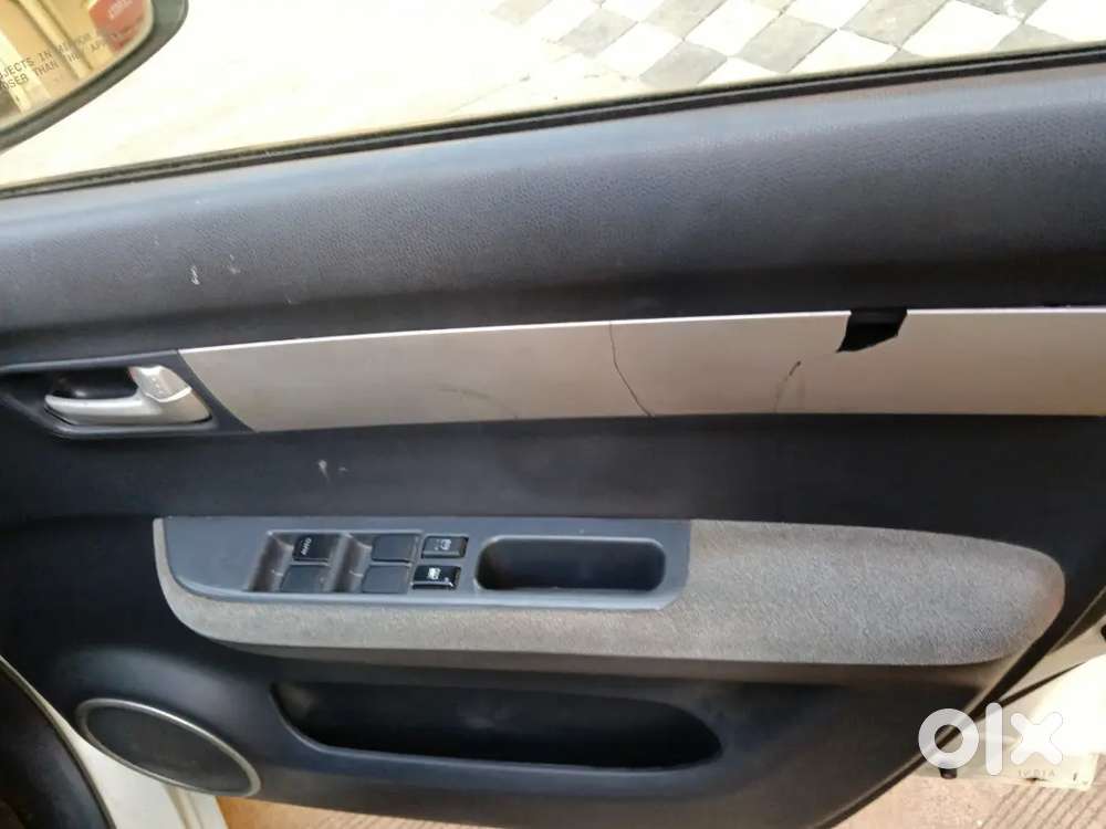 Maruti Suzuki Dzire Cng ઘરઘરાવ સારી કંડીશનની ગાડી તાત્કાલિક વેચવાની છે