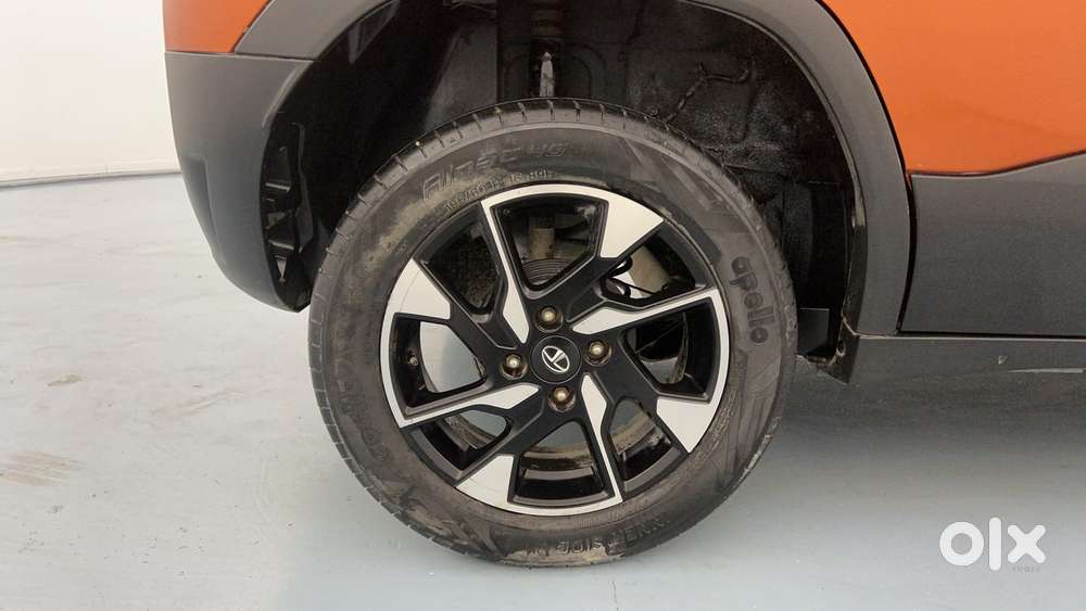 Tata Punch 1.2 Revotron Creative Dual Tone, 2023, Petrol