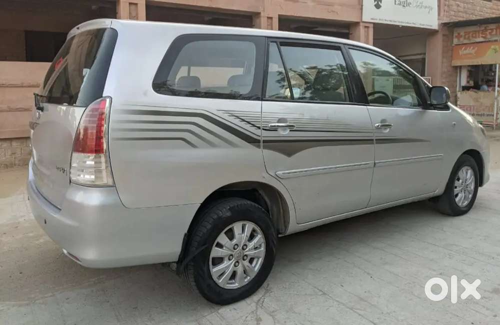 Toyota Innova 2011 Diesel Well Maintained