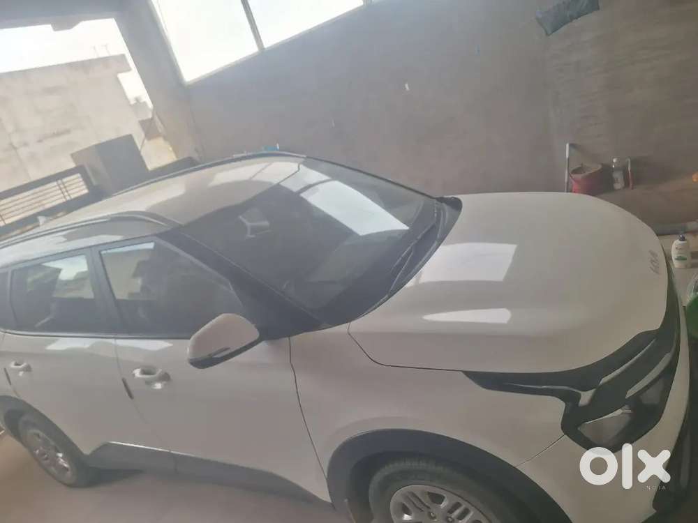 Kia Carens 23 Petrol 34000 Km Driven