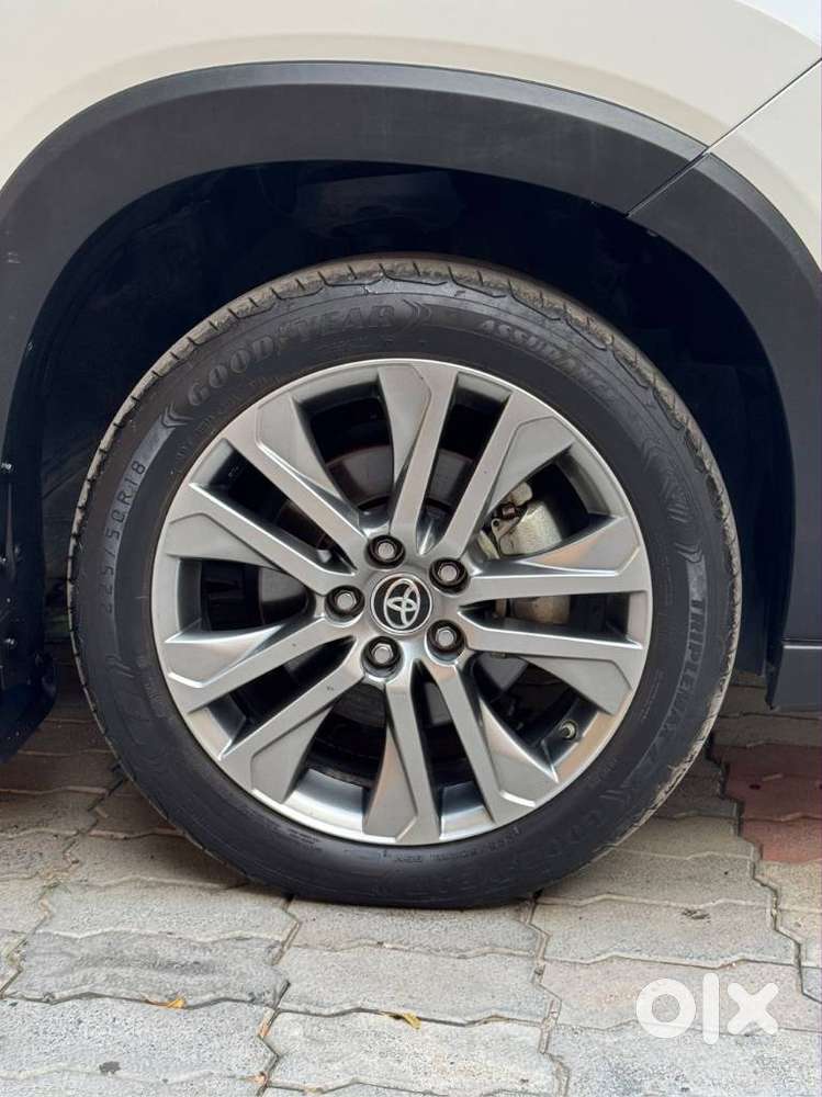 Toyota Innova Hycross 2.0 Zx (o) Hybrid 7 Str, 2024, Petrol