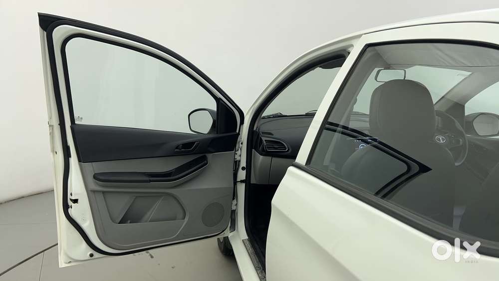 Tata Tiago 1.2 Revotron Xt Option, 2022, Petrol