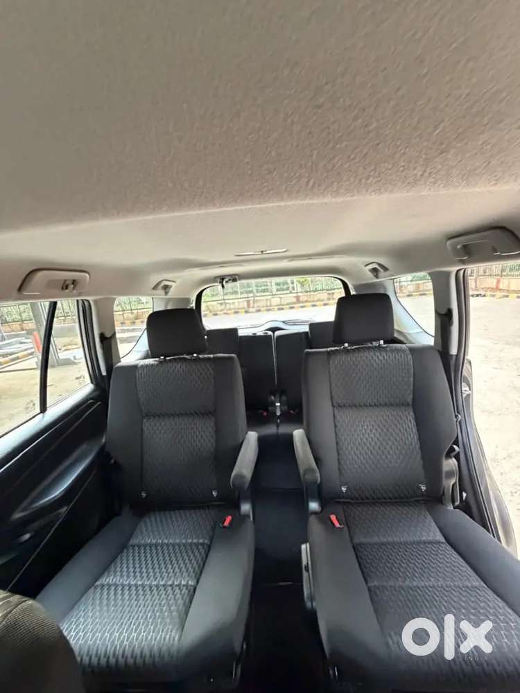 Toyota Innova Crysta G At 2022