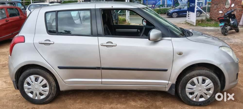 Maruti Suzuki Swift Vxi Bsiv, 2011, Petrol