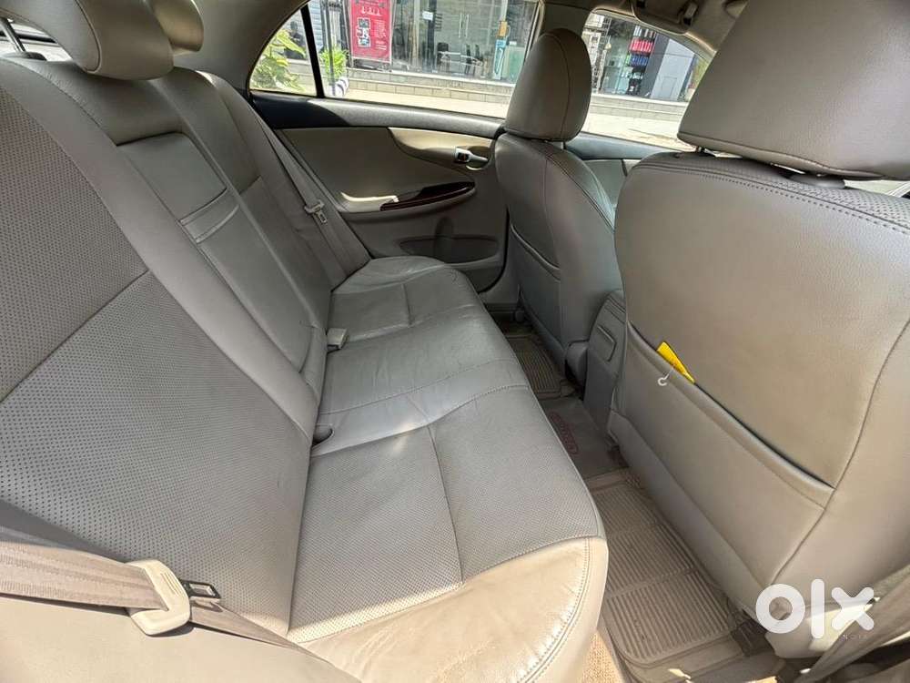 Toyota Corolla Altis 2012 Petrol Well Maintained